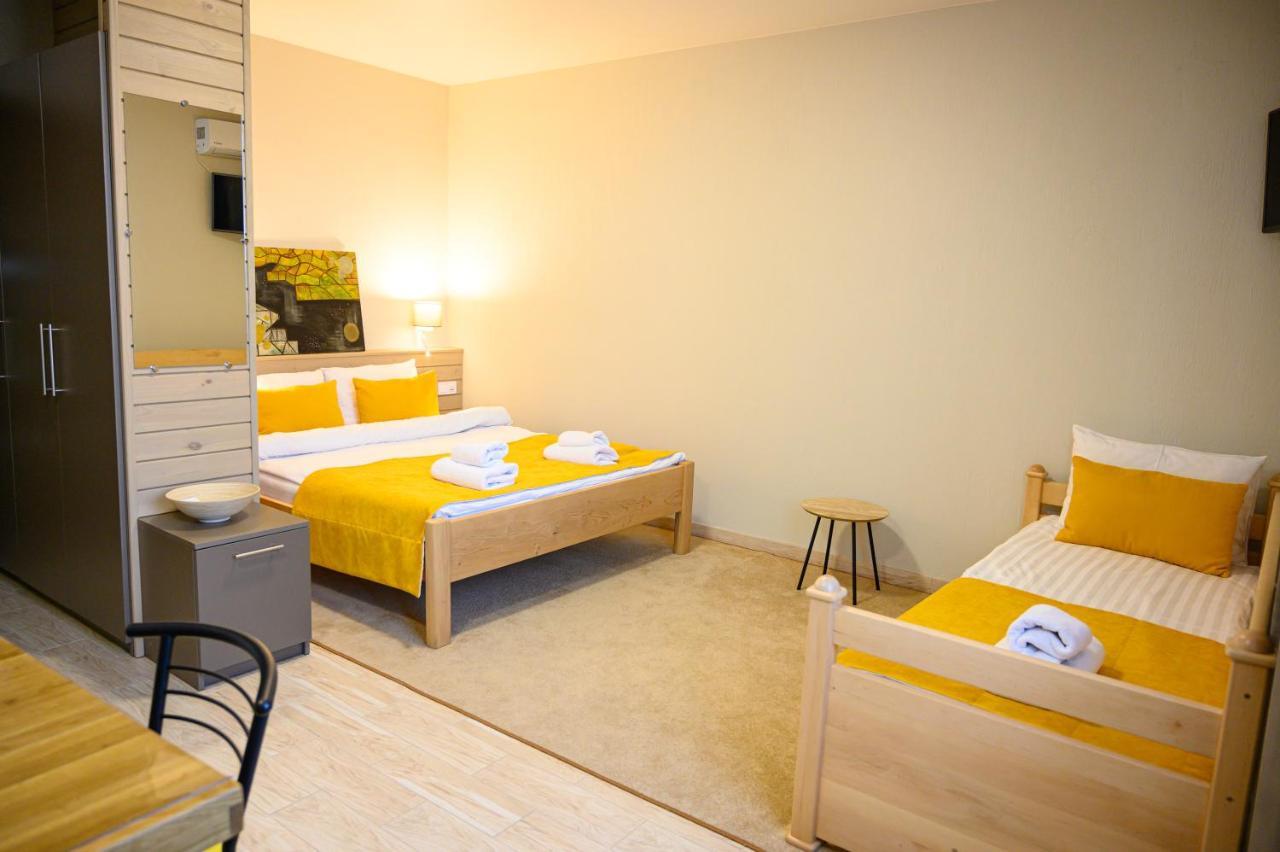 Space Apart Hotel Луцк Экстерьер фото
