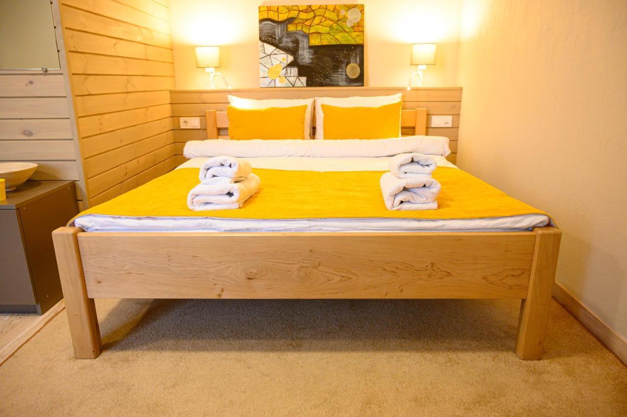 Space Apart Hotel Луцк Экстерьер фото