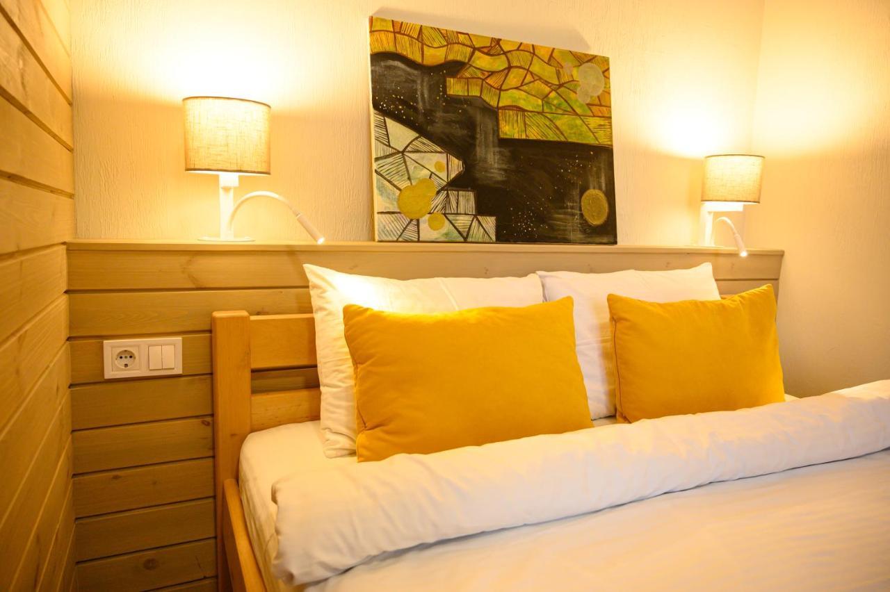 Space Apart Hotel Луцк Экстерьер фото