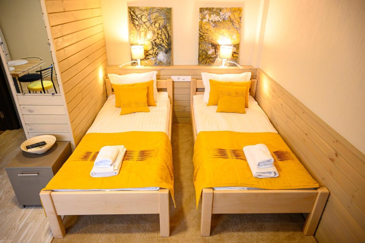 Space Apart Hotel Луцк Экстерьер фото