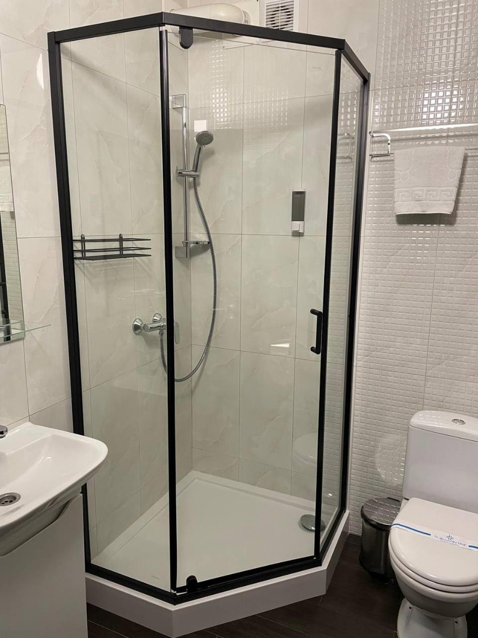 Space Apart Hotel Луцк Экстерьер фото