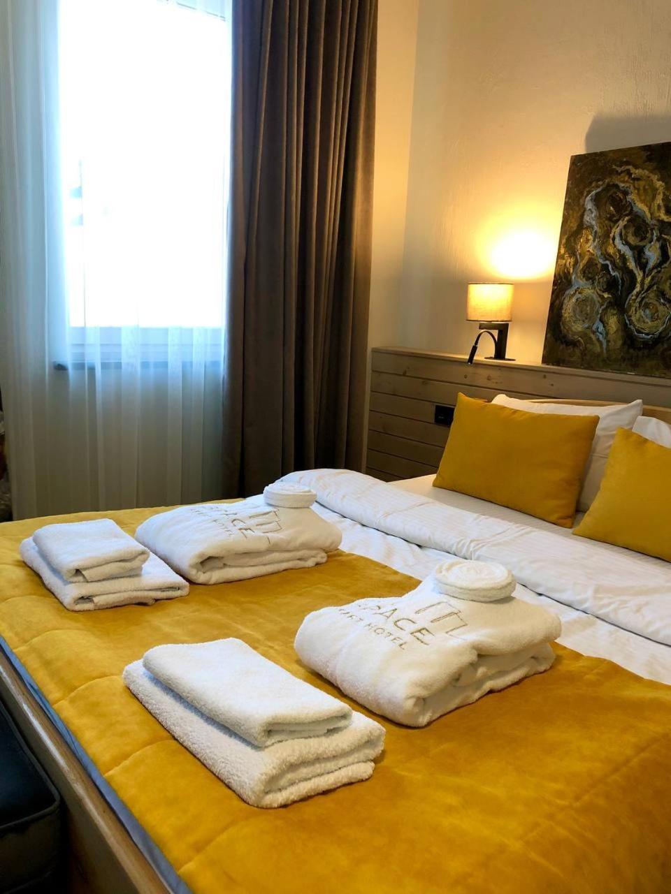 Space Apart Hotel Луцк Экстерьер фото