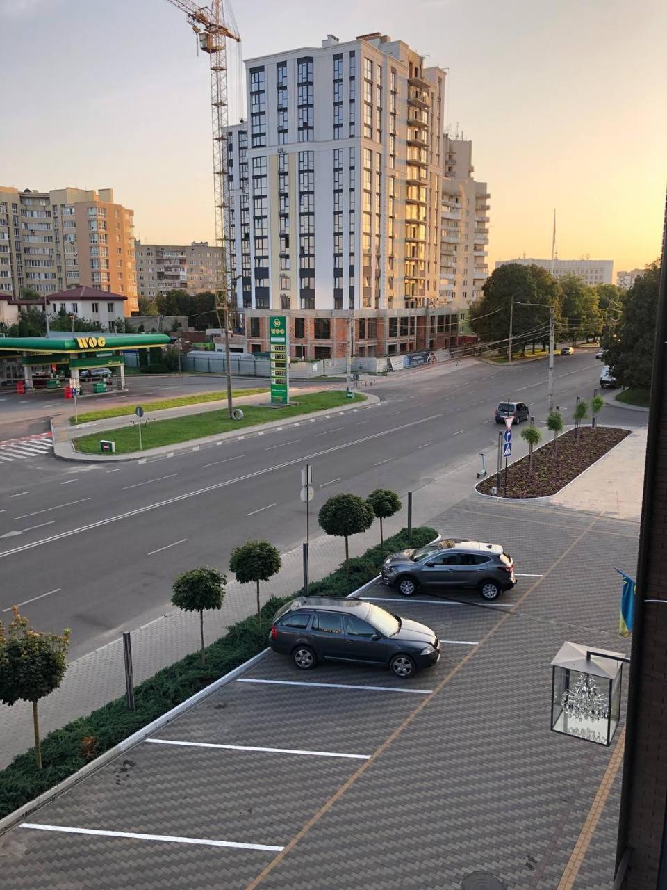 Space Apart Hotel Луцк Экстерьер фото
